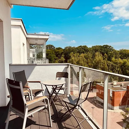 Baltic Inspiration - Guest Favorite, 200m To Beach, 75 Sqm, 2 King Bedrooms, Jacuzzi Bath, Balcony, Underground Parking, Super Host Apartment
