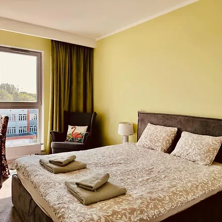Baltic Inspiration - Guest Favorite, 200m To Beach, 75 Sqm, 2 King Bedrooms, Jacuzzi Bath, Balcony, Underground Parking, Super Host Gdansk