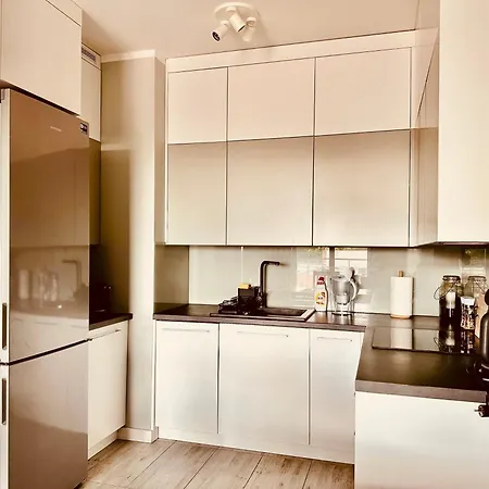 Baltic Inspiration - Guest Favorite, 200m To Beach, 75 Sqm, 2 King Bedrooms, Jacuzzi Bath, Balcony, Underground Parking, Super Host Gdansk
