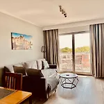 Baltic Inspiration - Guest Favorite, Location, 200m To Sandy Beach, 75 Sqm, 2 King Bedrooms, Jacuzzi Bath, Underground Parking, Super Host