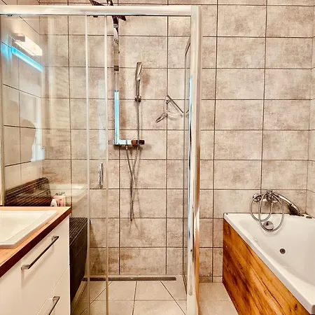 Baltic Inspiration - Guest Favorite, Location, 75 Sqm, 2 King Bedrooms, Jacuzzi Bath, Parking, Super Host *