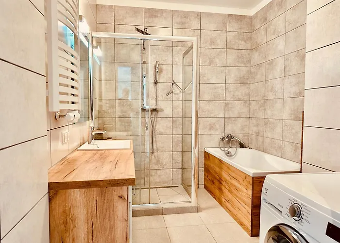 Baltic Inspiration - Guest Favorite, Location, 75 Sqm, 2 King Bedrooms, Jacuzzi Bath, Parking, Super Host Γκντανσκ